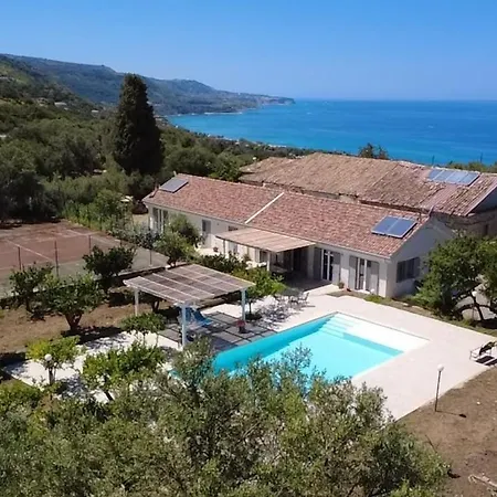 Capovillas -villa Armonia With Private Pool Near Tropea Villa